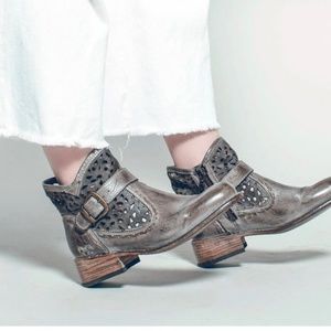BedStu Heather Ankle Boots Womens 8.5 Taupe
